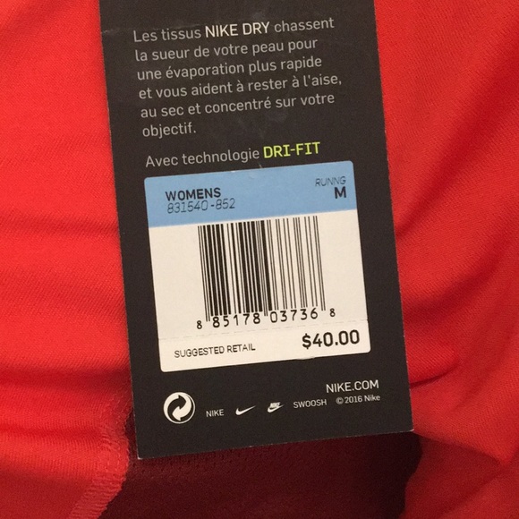 Nike Long-Sleeved Athletic/Athleisure  Top, NWT! - Picture 6 of 6